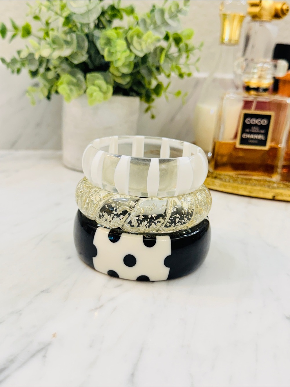 Vintage Lucite Black and white Chunky-Clear Carved Stackable Bracelets